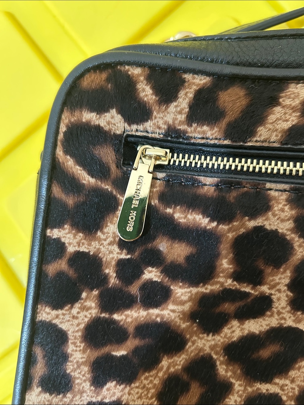 Michael Kors Leopard-Print Calf hair crossbody - Picture 2 of 4